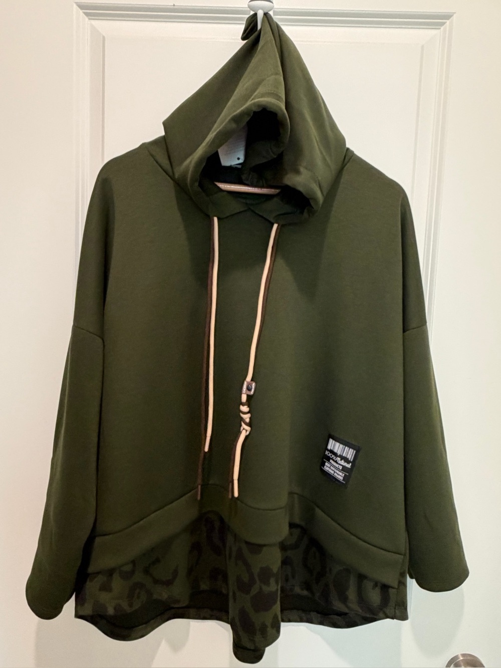 IT056 🇮🇹 Made in Italy Oversized Hooded Tunic Top – Olive Green Animal Print